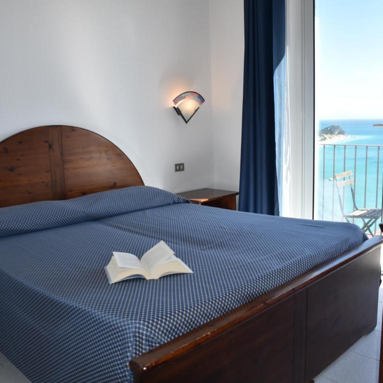 Hotel La Gioiosa - Camera Matrimoniale con Vista Mare - 10
