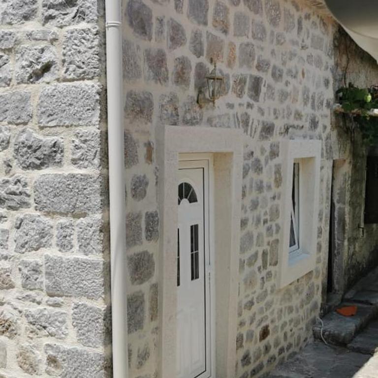Casa Vecchia - One-Bedroom House - 51