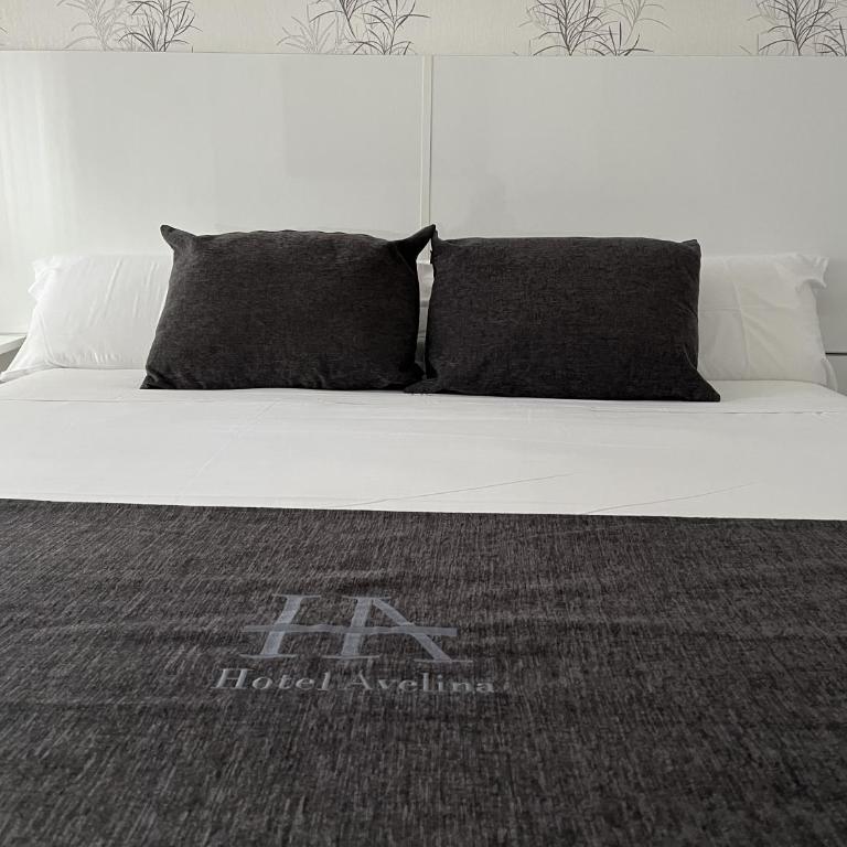 Hotel Avelina - Habitación Doble con cama supletoria - 13