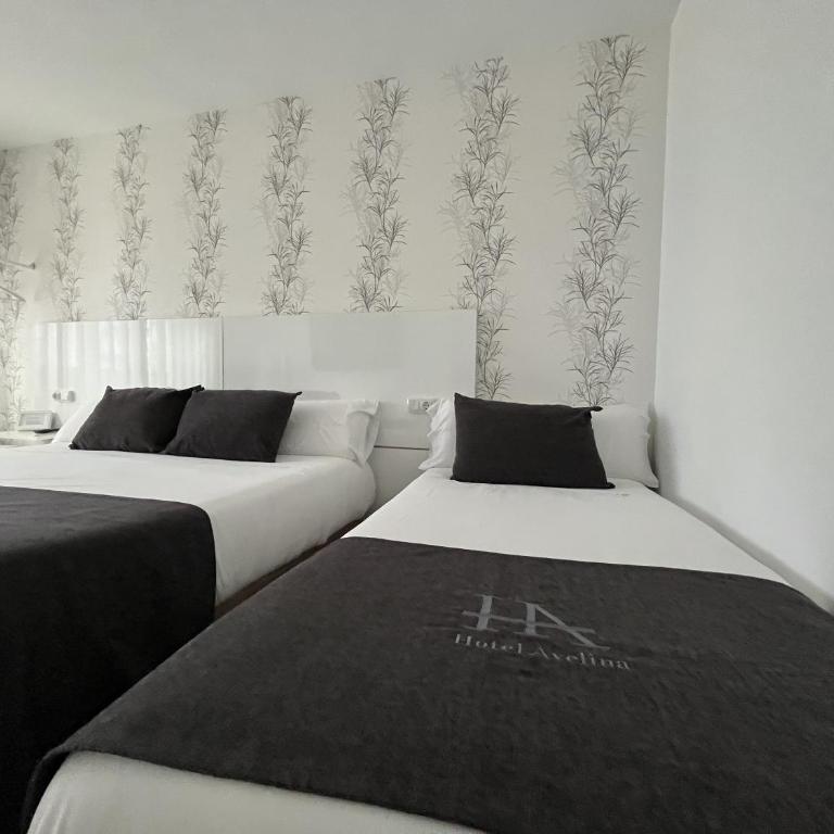 Hotel Avelina - Habitación Doble con cama supletoria - 12