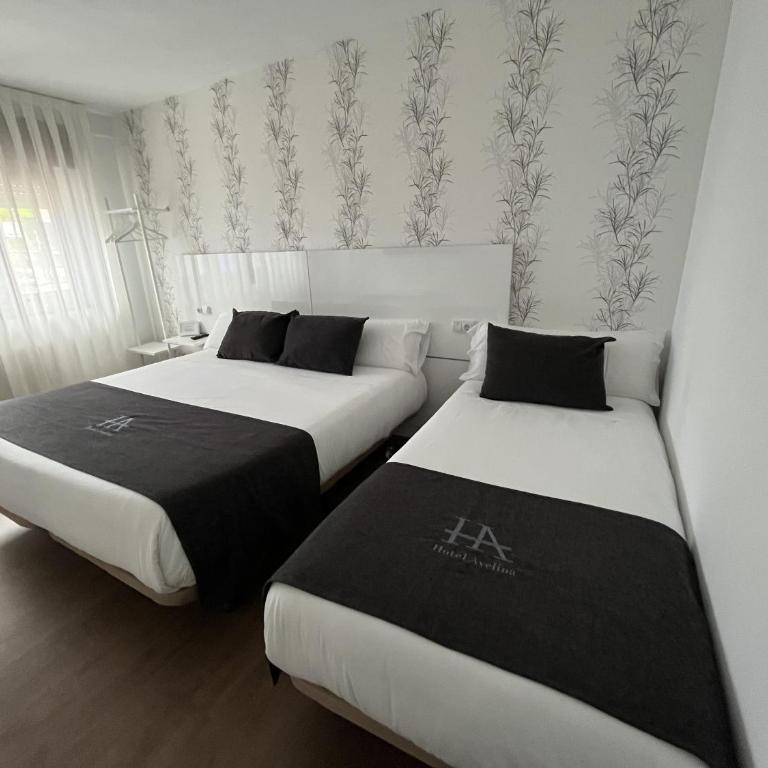 Hotel Avelina - Habitación Doble con cama supletoria - 10