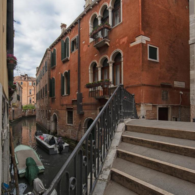 San Giacomo Venezia - Camera Matrimoniale/Doppia con Letti Singoli con Bagno in Comune - 20
