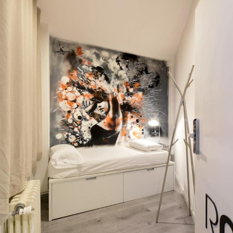 Free Hostels Barcelona - Single Room with Shared Bathroom - 1