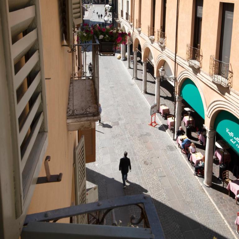 Hotel Broletto Mantova - Centro Storico - Camera Familiare - 1