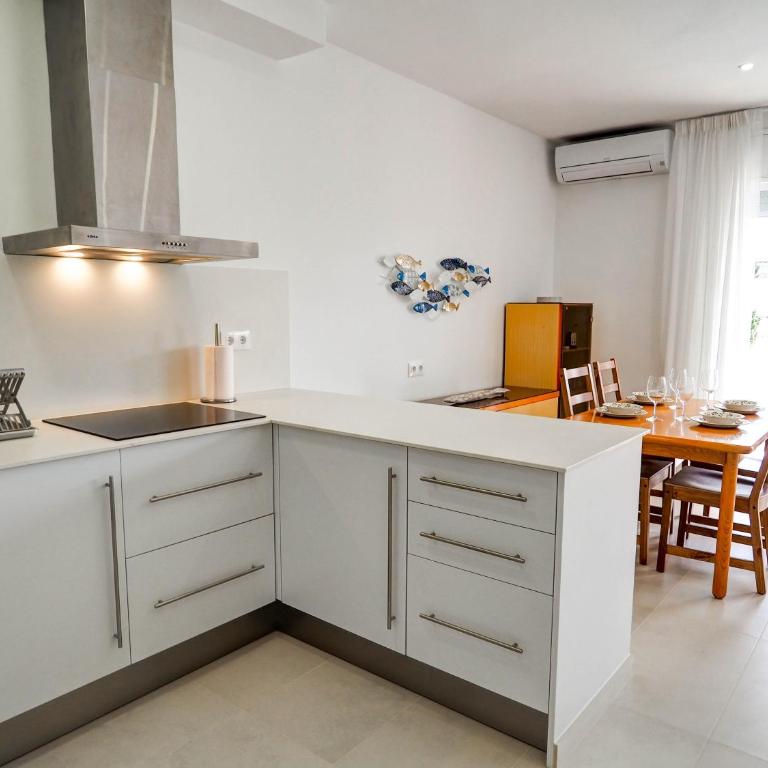 Sitges with pool near beach by Hello Homes Sitges - Apartamento de 2 dormitorios - 5