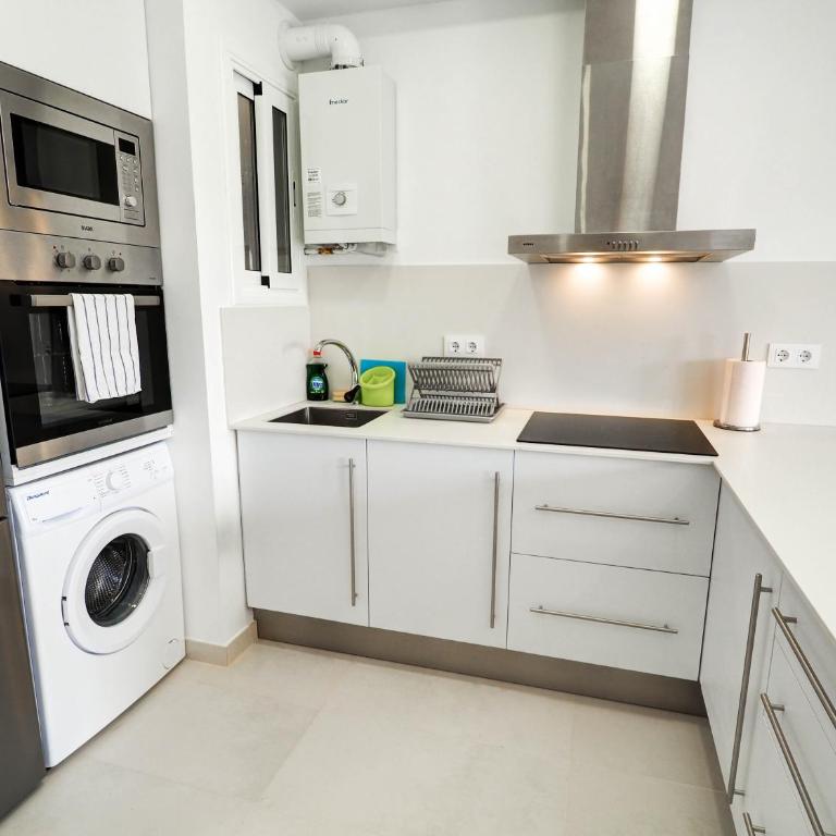 Sitges with pool near beach by Hello Homes Sitges - Apartamento de 2 dormitorios - 30