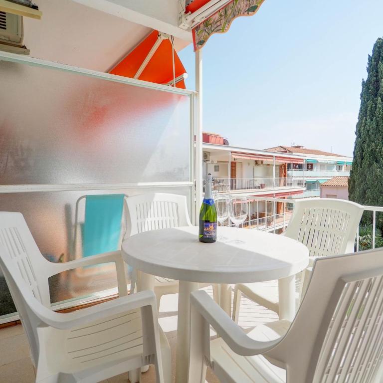 Sitges with pool near beach by Hello Homes Sitges - Apartamento de 2 dormitorios - 9