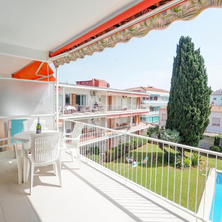 Sitges with pool near beach by Hello Homes Sitges - Apartamento de 2 dormitorios - 3
