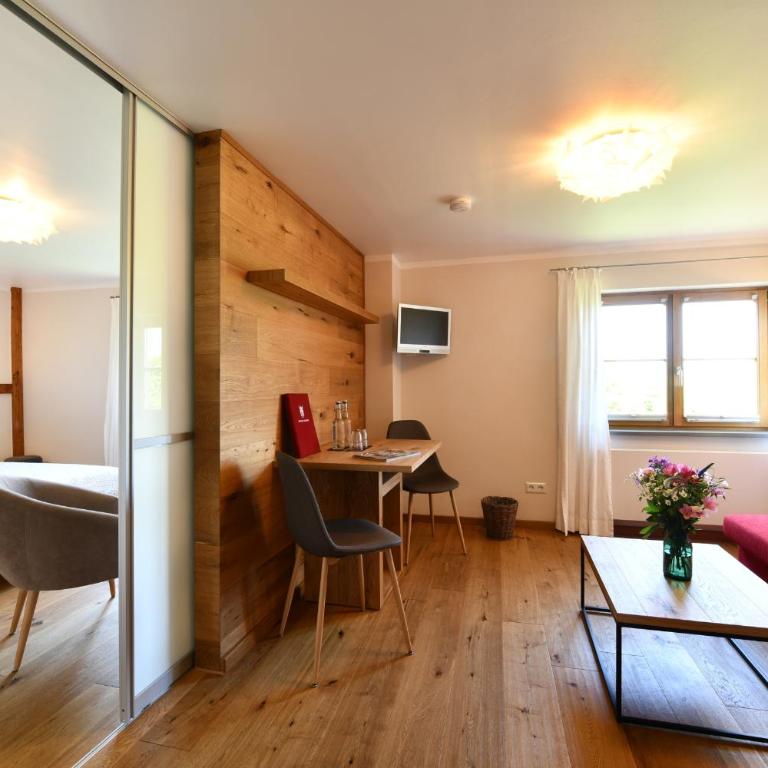 Hotel Montfort-Schlössle - Suite-Ferienwohnung Nr. 3 mit Seeblick - 10