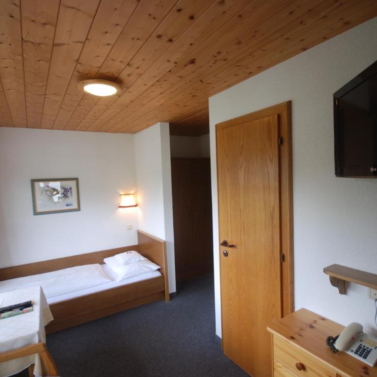 Pension Tirol - Einzelzimmer - 2