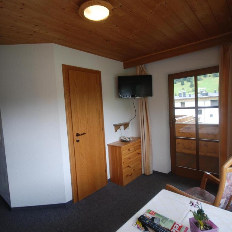 Pension Tirol - Einzelzimmer - 3