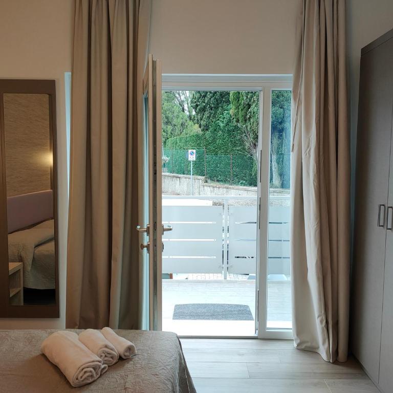 APFEL AR holiday-home - Camera Matrimoniale con Balcone - 5