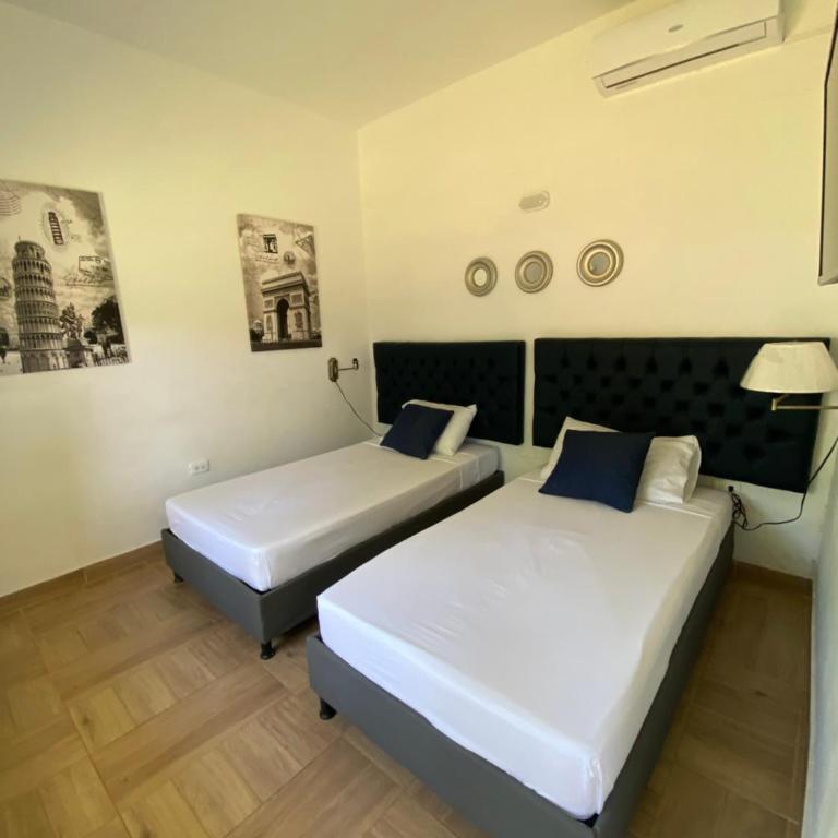 Hostal Palo Alto - Double Room with Private Bathroom - 1