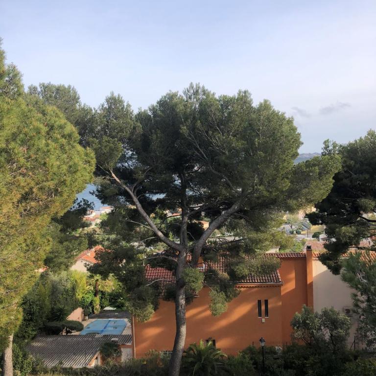 T3 avec grande terrasse et jardin sur les hauteurs de Martigues - Apartment mit 2 Schlafzimmern - 9