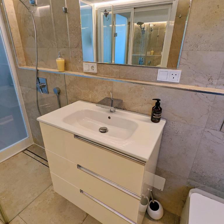 Mijas Beach Penthouse - Apartamento con vistas a la piscina - 27