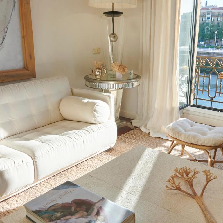 Deluxe Apt-Views to historic Maria Cristina Hotel - Apartamento con vistas al mar - 5