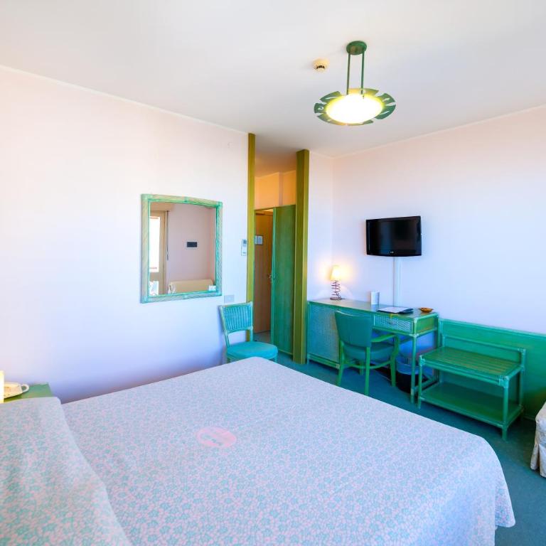 Hotel American - Camera Familiare - 4