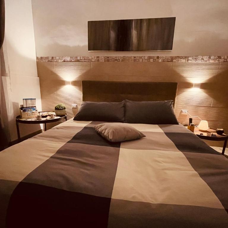 La piazzetta - Camera Matrimoniale con Bagno Privato - 3