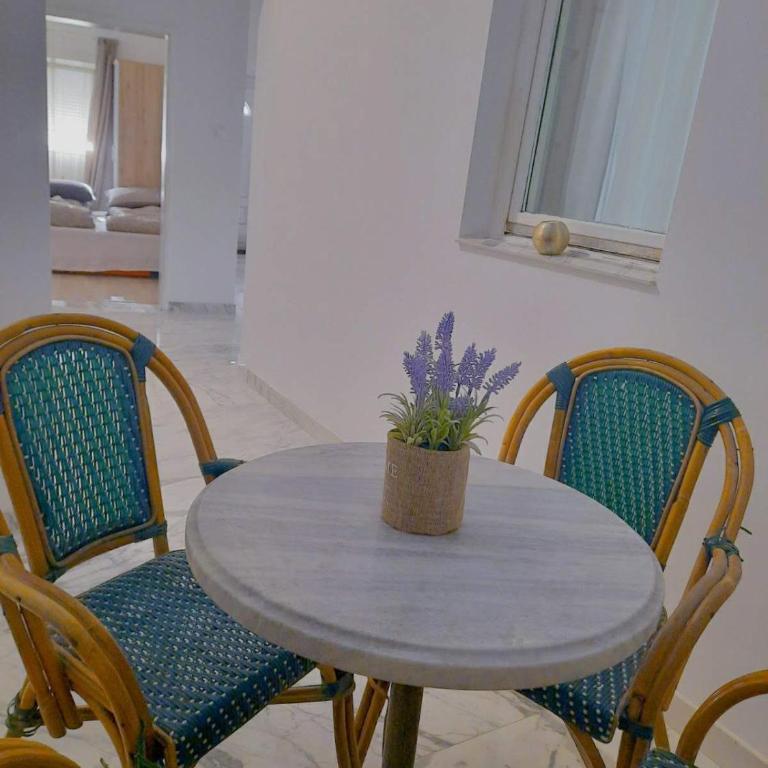 Apartman Square - Two-Bedroom Apartment - 31