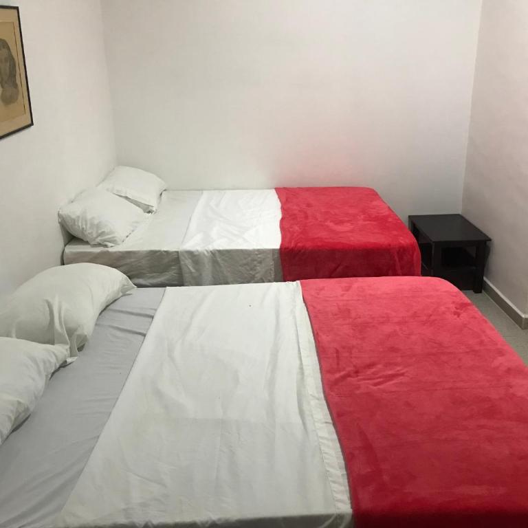 Hotel Buganvilla - Twin Room with Private Bathroom - 1