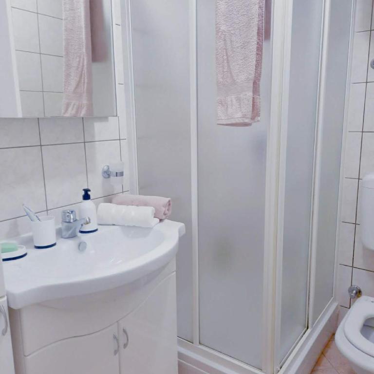 Apartman Square - Two-Bedroom Apartment - 27