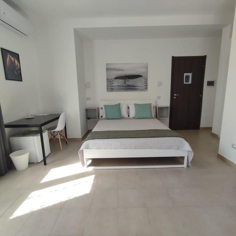 Cristian Rooms - Camera Tripla con Bagno Privato - 4