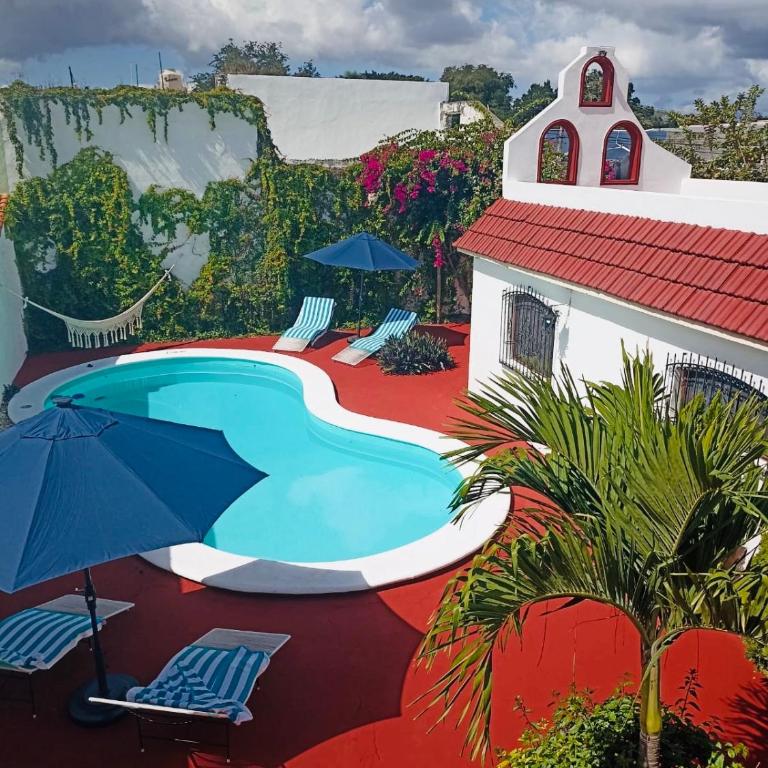 Villa Bugambilia Colonial Charm with Spacious Design and Private Pool Five Minutes from Downtown - Three-Bedroom Villa - 2