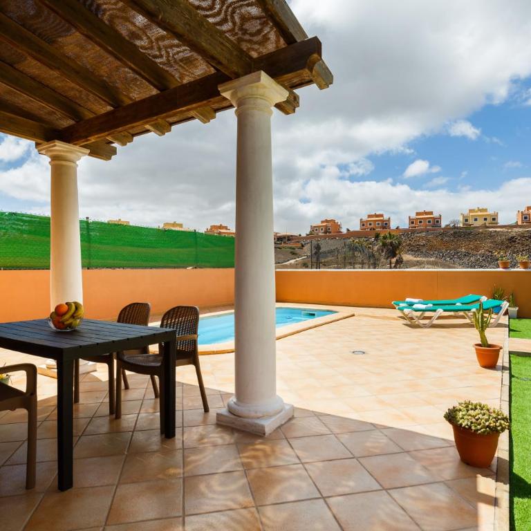 FTV Holidays Homes - Three-Bedroom House - 3