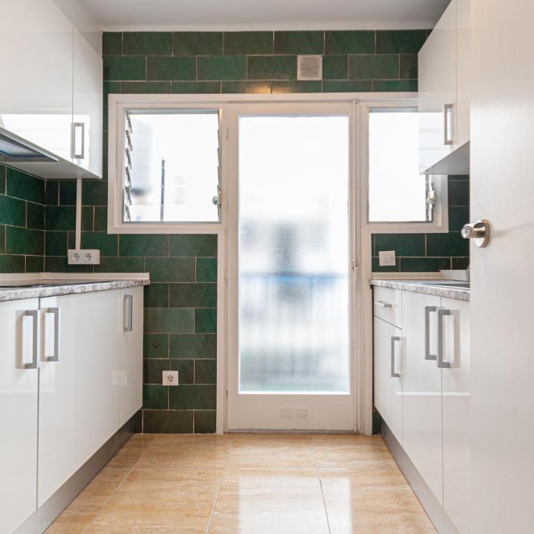 New BORODIN FAMILY AB - Apartamento de 2 dormitorios con balcón - 3