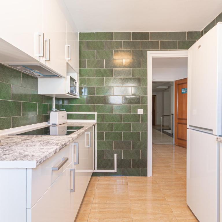 New BORODIN FAMILY AB - Apartamento de 3 dormitorios con balcón - 16