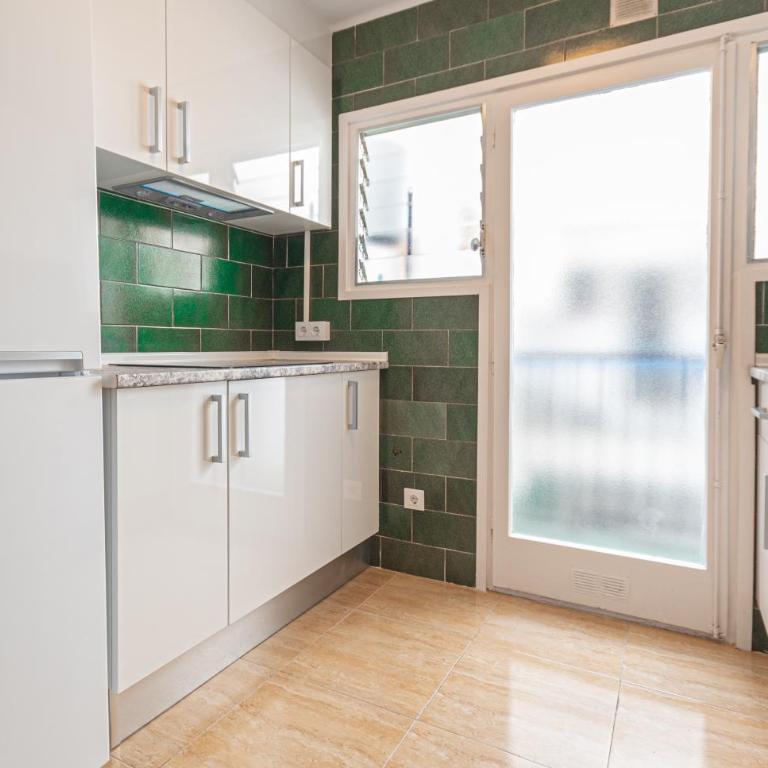 New BORODIN FAMILY AB - Apartamento de 2 dormitorios con balcón - 14