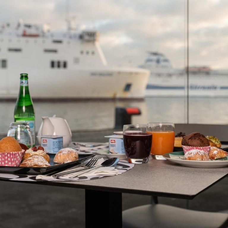 Smart Hotel Napoli - Camera Matrimoniale/Doppia con Letti Singoli con Patio - 33