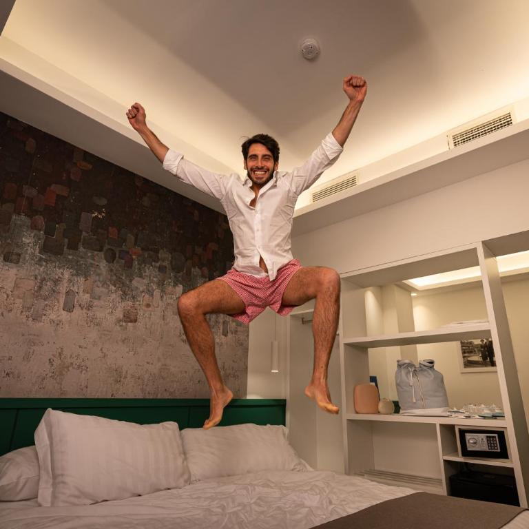 Smart Hotel Napoli - Camera Standard Matrimoniale o Doppia con Letti Singoli con vista interna in galleria - 1