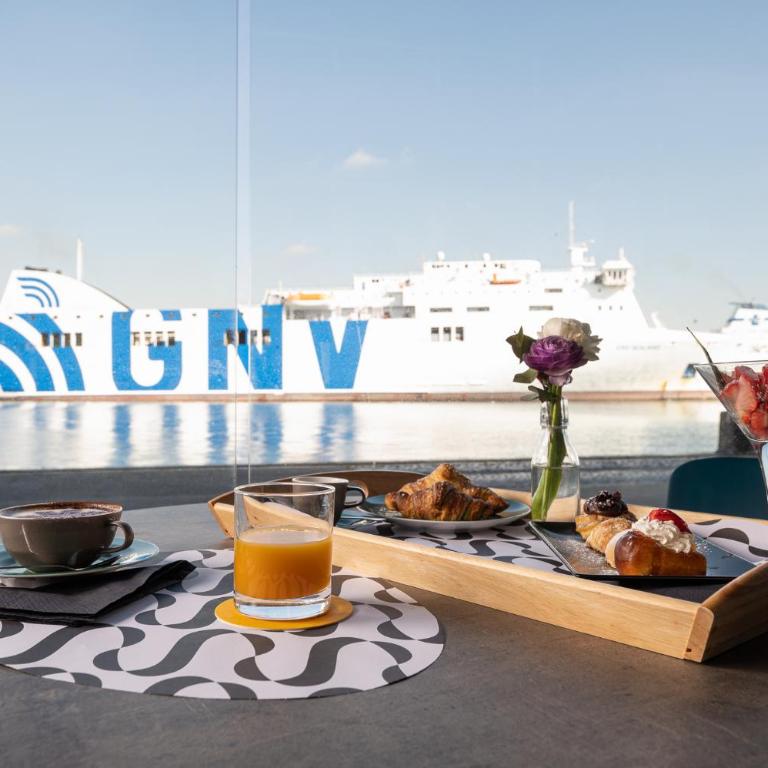 Smart Hotel Napoli - Camera Matrimoniale/Doppia con Letti Singoli con Patio - 24