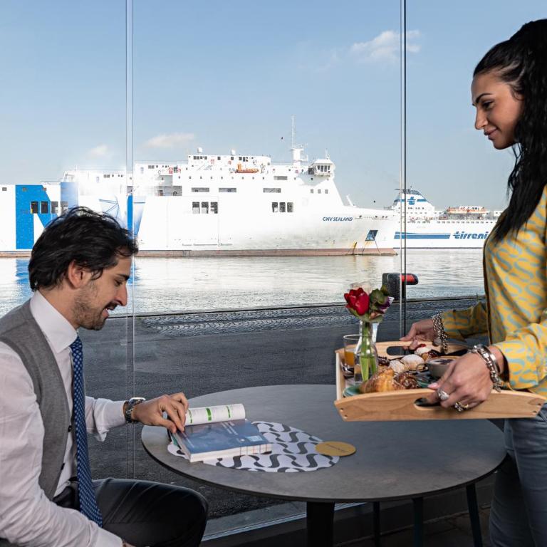 Smart Hotel Napoli - Camera Matrimoniale/Doppia con Letti Singoli con Patio - 17