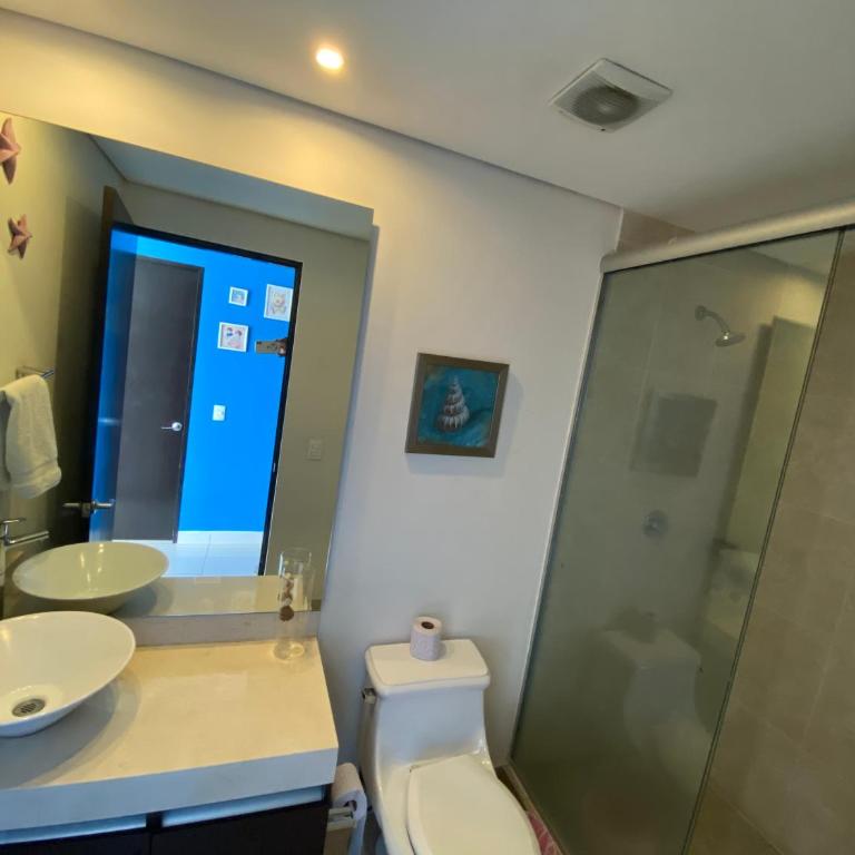 Chicago Suites WTC - Twin Room with Shared Bathroom - 6
