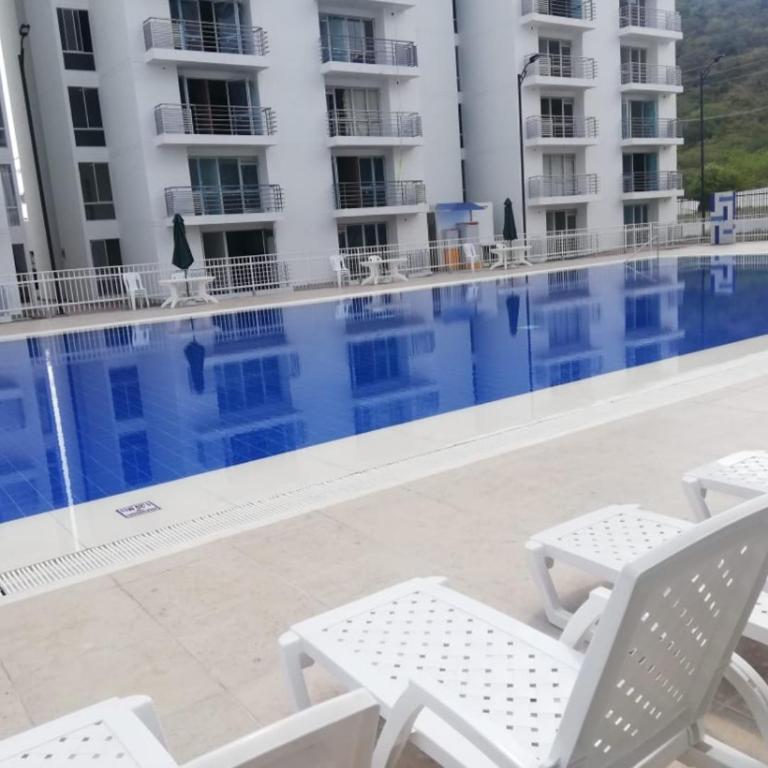 Espectacular y cómodo Apartamento en Girardot WiFi - Two-Bedroom Apartment - 2