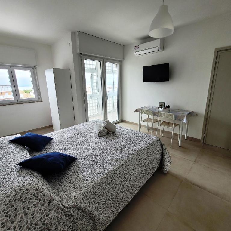 Rosato Double Lagoon & Sunset View Apartment - Two-Bedroom Apartment - 3