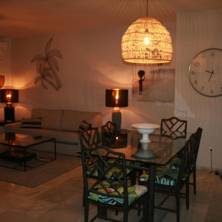 APARTAMENTO EN PRIMERA LINEA/BEACHFRONT APARTMENT - Apartamento de 3 dormitorios - 82