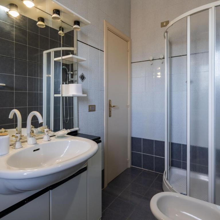 Villa Brunella - Camera Quadrupla con Bagno Privato - 2