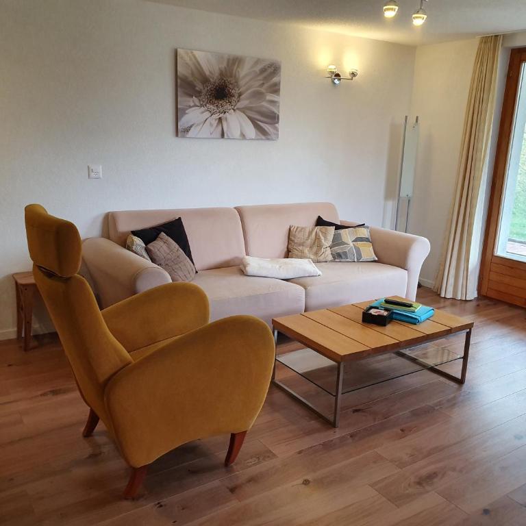 Chalet Valerie - Apartment with Mountain View - 2