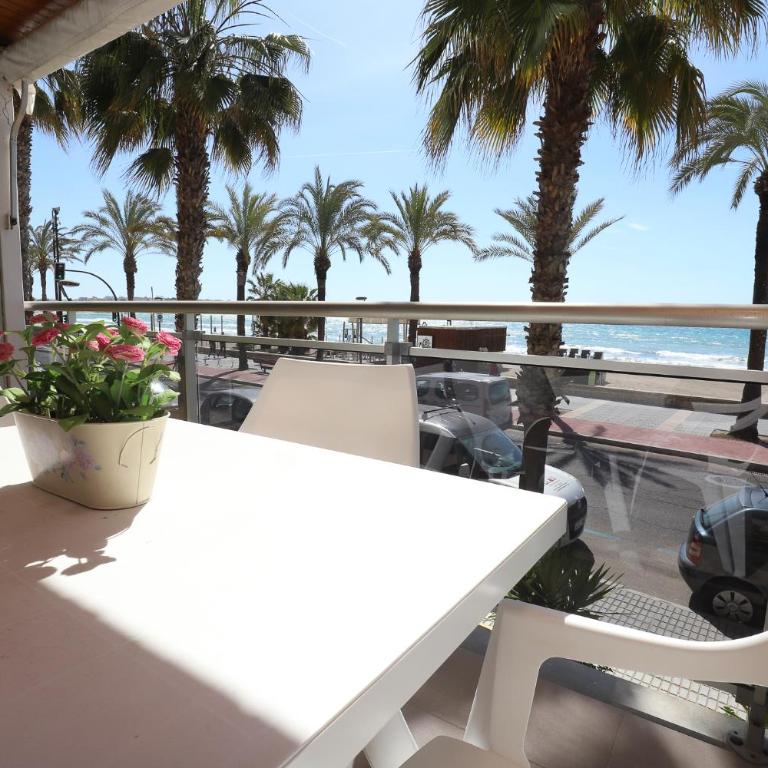 DIFFERENTFLATS Morsa - Apartamento de 2 dormitorios con vistas al mar - 26