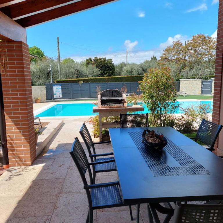 Casa Pergola 1 - Grande Appartamento per 6 ospiti - fronte piscina, parking - Three-Bedroom Apartment - 11