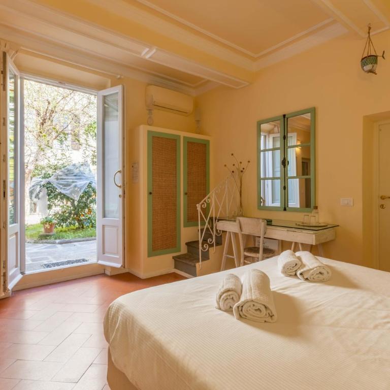 Secret Garden Firenze B&B - Camera Familiare con Vista Giardino - 9