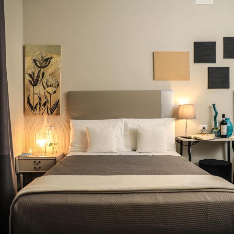 Musica Guest House - Deluxe Queen Room with Two Queen Beds - 9