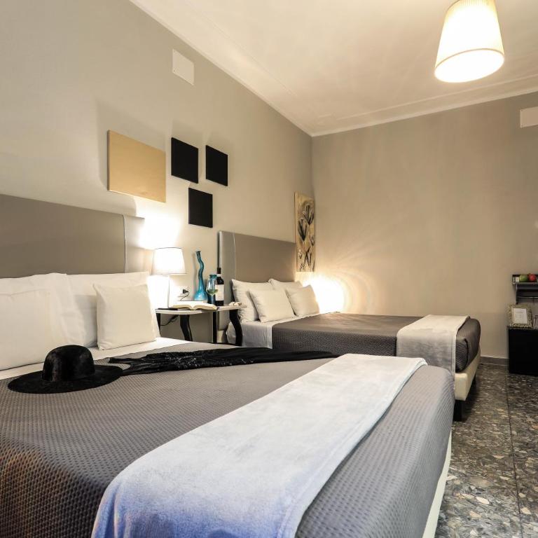 Musica Guest House - Deluxe Queen Room with Two Queen Beds - 8