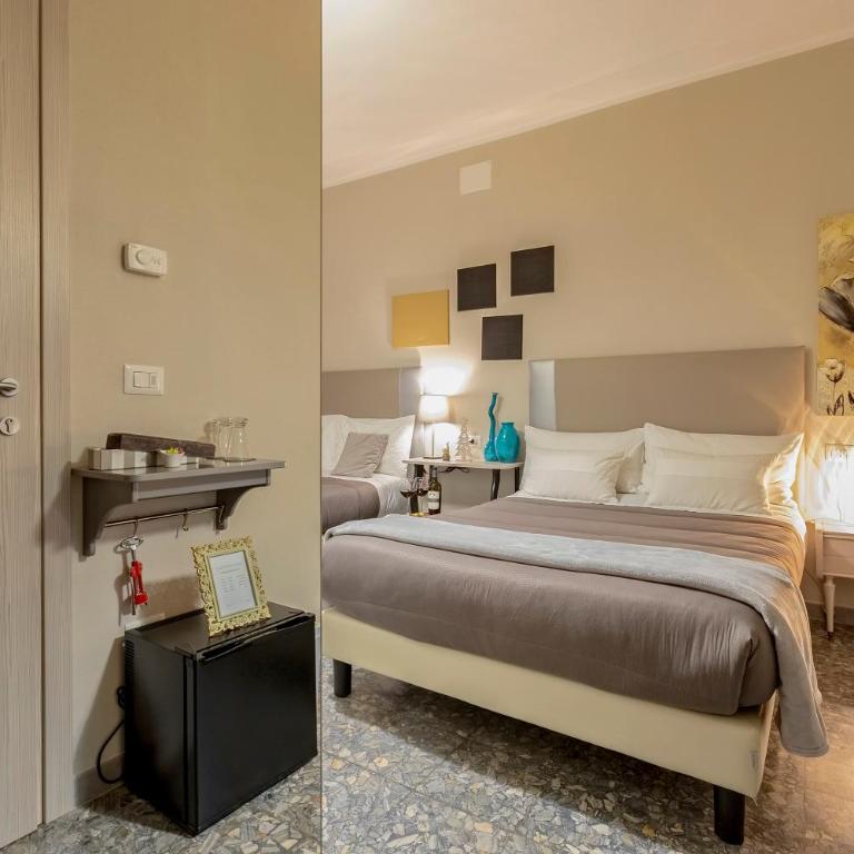 Musica Guest House - Deluxe Queen Room with Two Queen Beds - 15