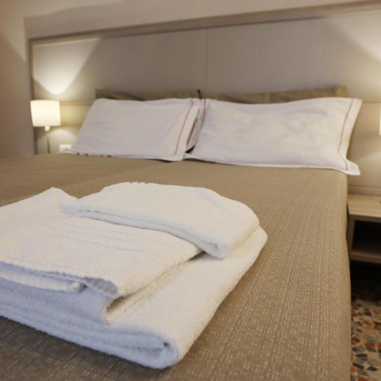 B&B Elios Rooms - Double or Twin Room with Balcony - 8