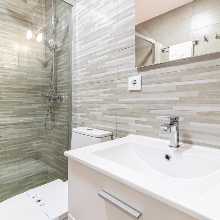 Allo Apartments Plateros Centro Jacuzzi Comunitario - Loft with private hydromassage bathtub - 1