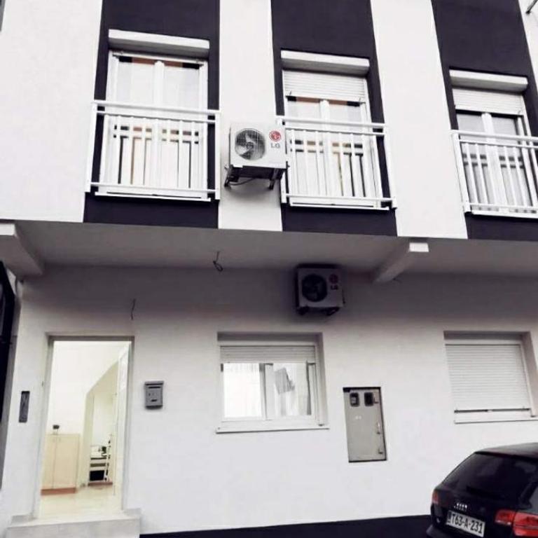 Apartman Square - Two-Bedroom Apartment - 32